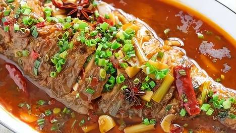 炖鱼肉想要好吃，记得放这3个香料，鲜嫩十足，天天吃都不腻