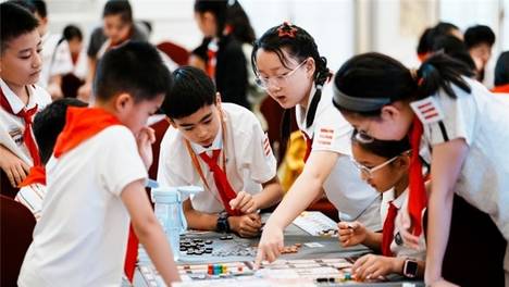 沉浸式科普桌游创新大思政课堂 沪上少年在推演中传承钱学森精神