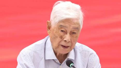 顾明远：把育“分”转变为育“人”