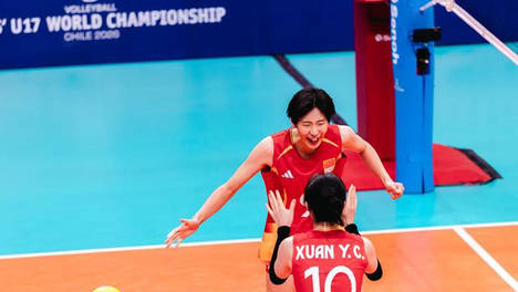中国女排挑战美国队，争夺决赛席位！U17世锦赛四强诞生