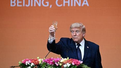 美国全球霸权持续衰退，台当局保护伞破产，两岸和平交流才是出路