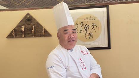 三十二年灶火守望，一道菜温暖一座城