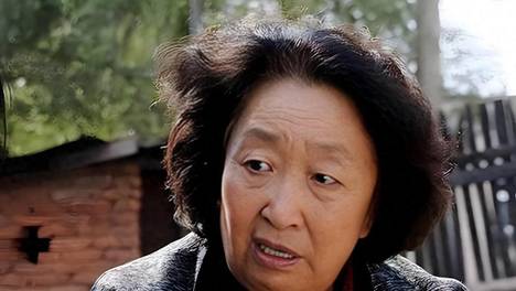 牛大妈走了才知道她67岁才拿影后，93岁彭玉这一辈子只干了一件事