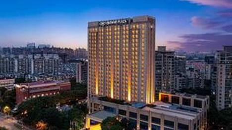 入住上海大华锦绣皇冠假日酒店 5个房间保险柜内的现金被盗