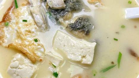 吃了多年鲫鱼，才发现“少油炖汤”最鲜！鱼无腥肉细嫩，暖胃营养高！