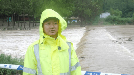 肖堰镇：警村联动清障筑防线