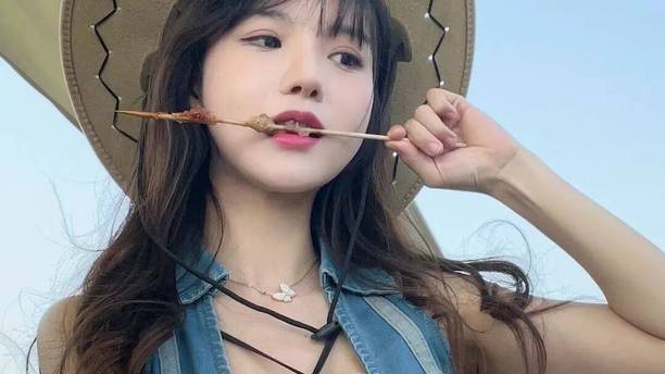 搞笑段子图：听到老婆和闺蜜在聊电话