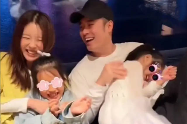 陈赫夫妇为女儿庆生 一家人开心打闹画面温馨