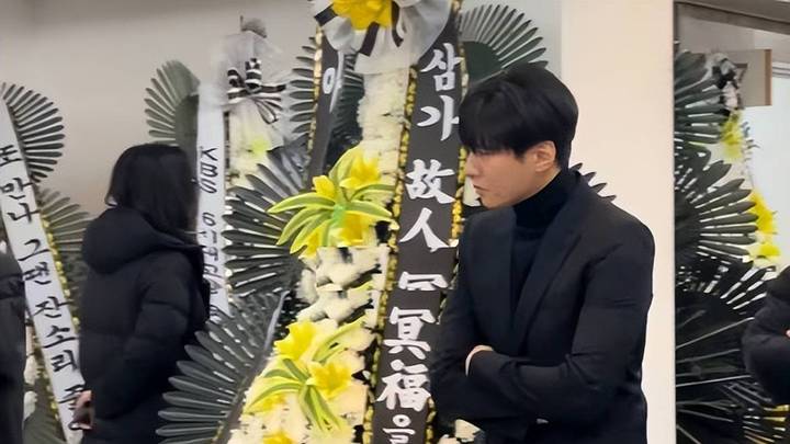 元斌现身金赛纶葬礼，你看过他的《孤胆特工》吗？