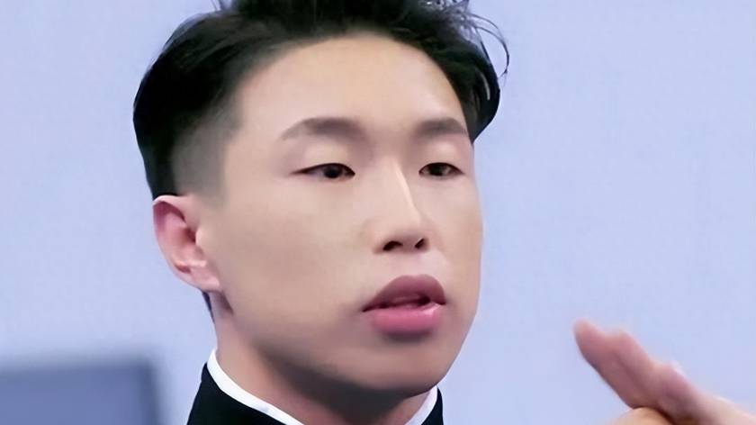 德云社副总烧饼现状：已成功挤进上流社会，打高尔夫、走国际范