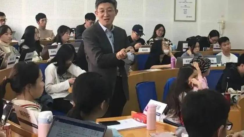 离职率超过20%，民办大学教师遭遇职业危机