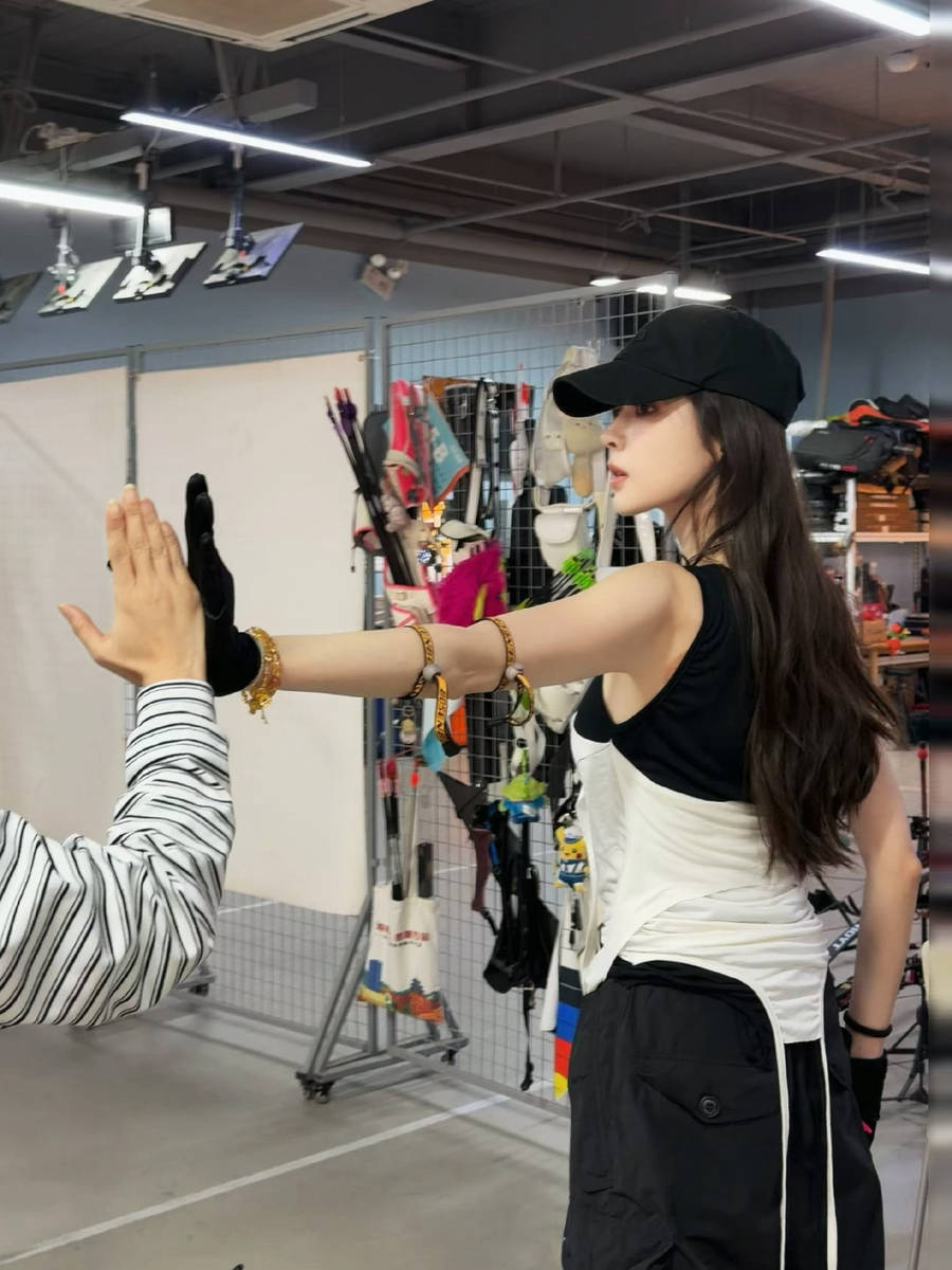 古力娜扎化身美女弓箭手太养眼！身姿挺拔气质在线