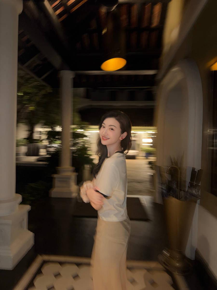 景甜新美照熟女范儿十足 享受生活笑容甜美好惬意
