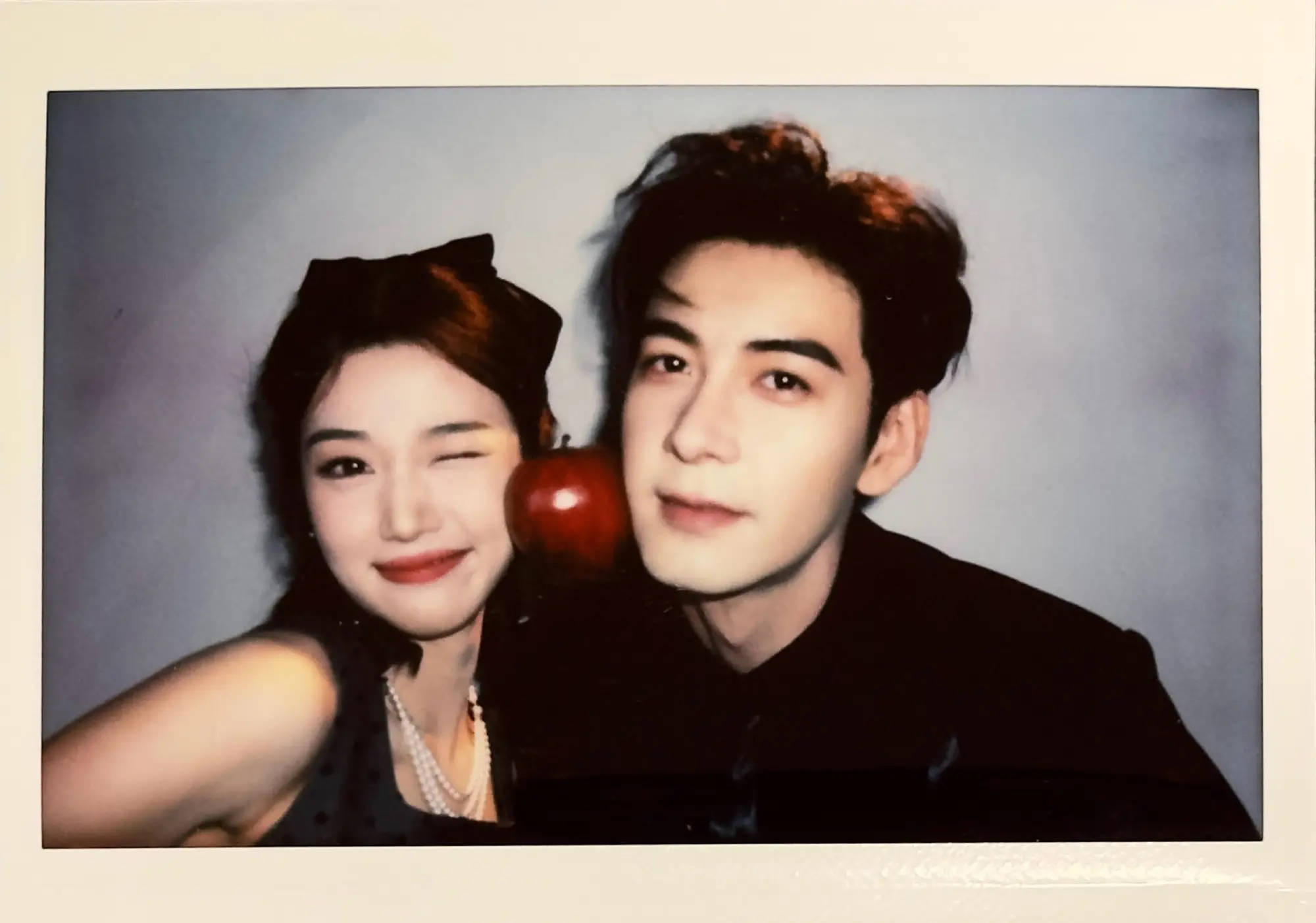 陈星旭卢昱晓拍立得合照曝光 男帅女美同框太养眼