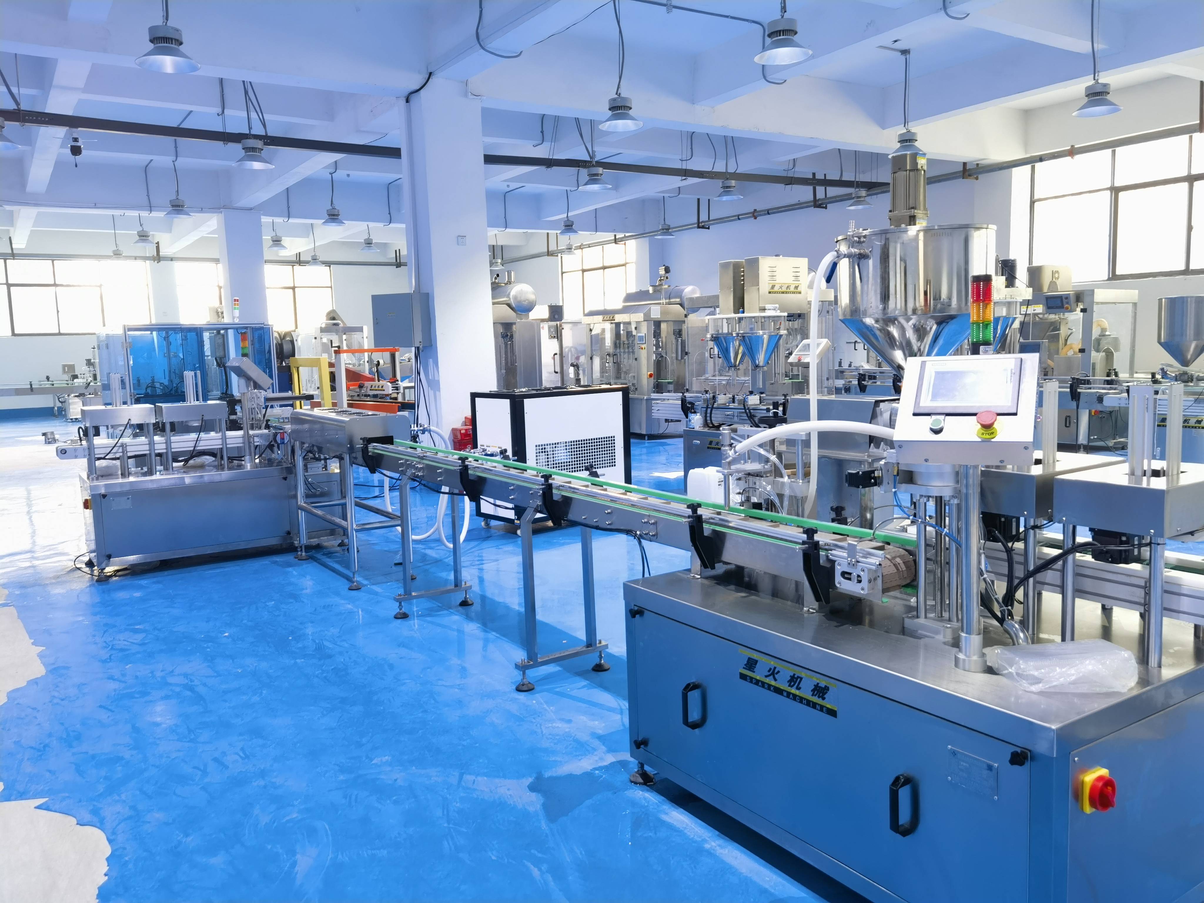 立式膏体灌装机设备加快日化产业集聚发展,抢占灌装机械生产赛道