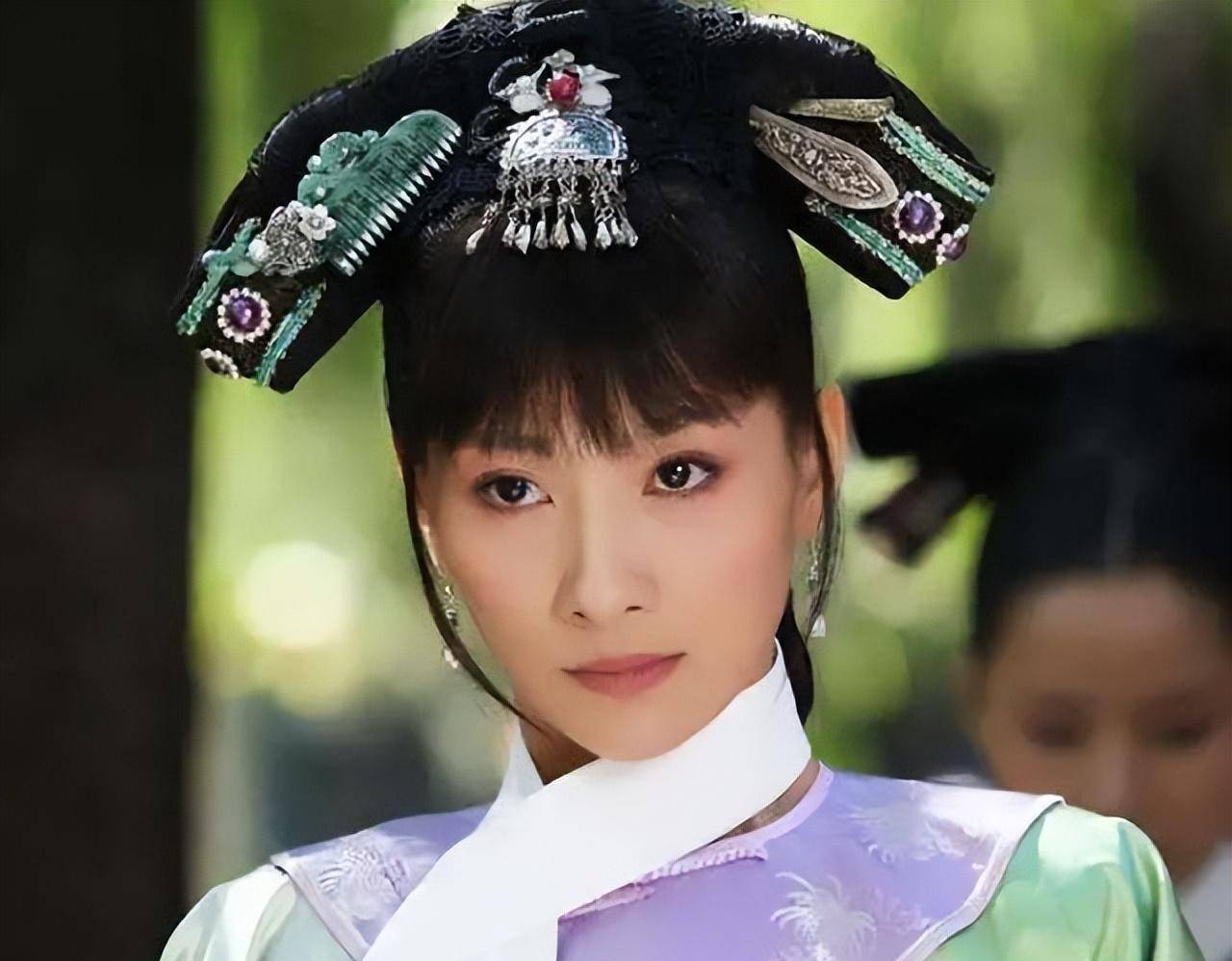 后来陶昕然才看到,郑晓龙看中的那张照片,正是她此前在《黛玉传》里