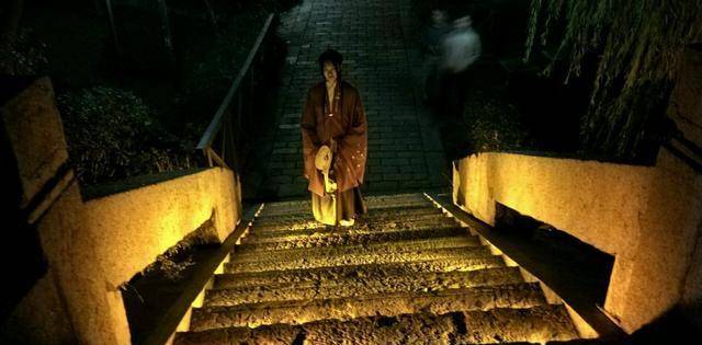 去了神界则意味着得到升仙,而去了阴界则代表着自己已经去世,虽然都是