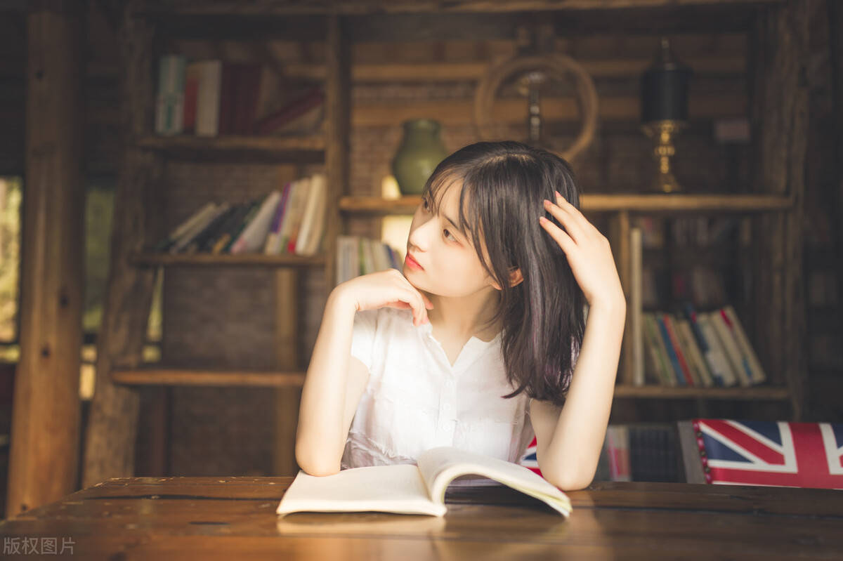 属龙的人客厅吉利挂画