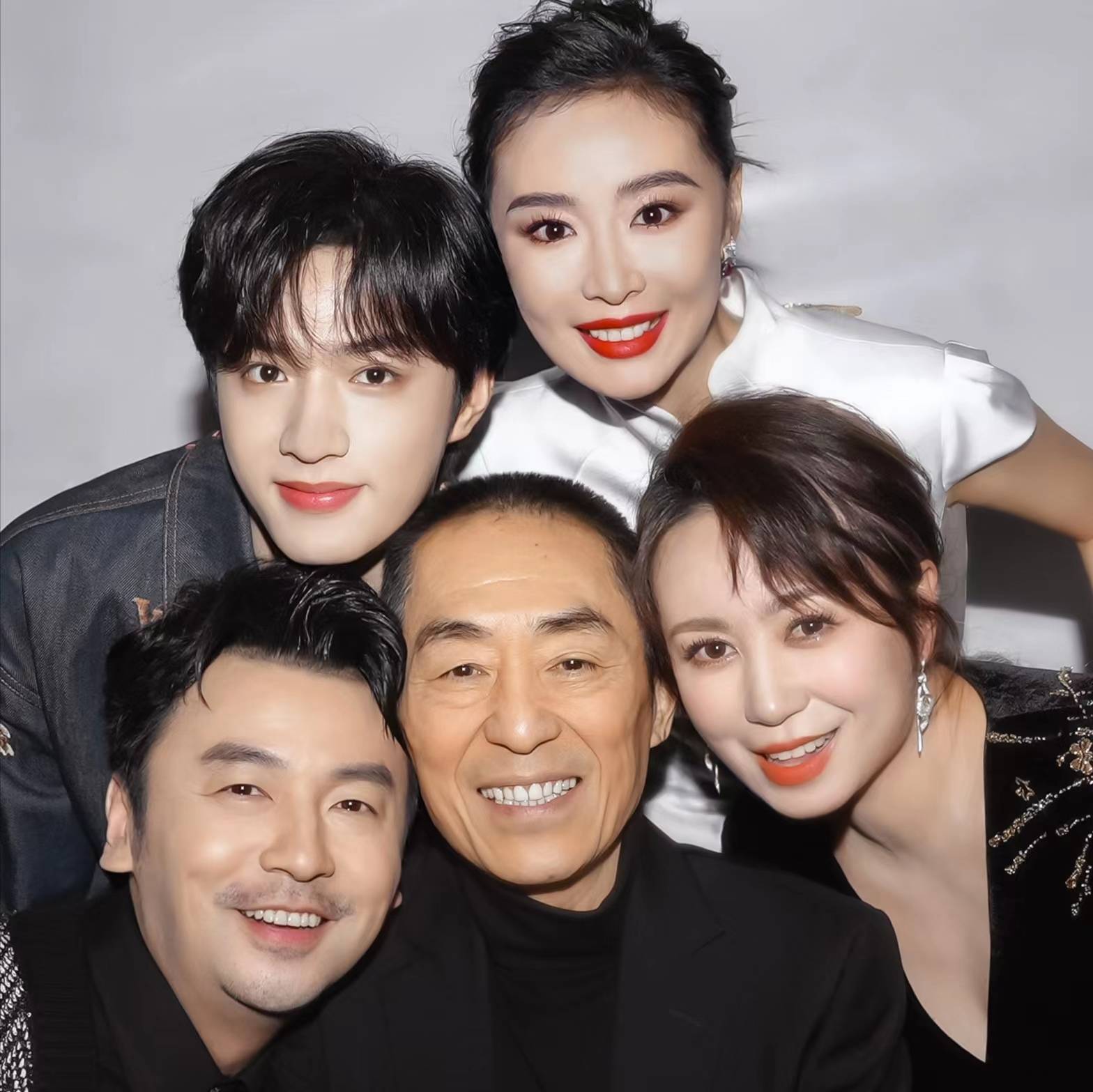 盛典之夜:张颂文回复杨紫,紫气东来节节高升,高叶领奖时哭了_唐嫣