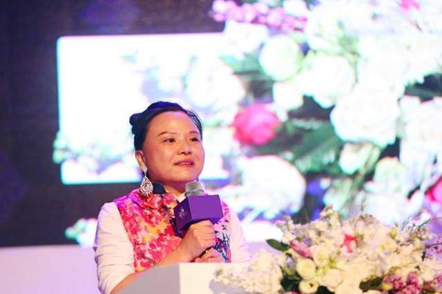 浙江富婆何巧女:捐美国机构96亿保护动物,一年后国内负债200亿_时候