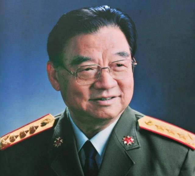 他是原總後勤部政委,1988年成中將,6年後升上將,4個字概括一生_周克玉