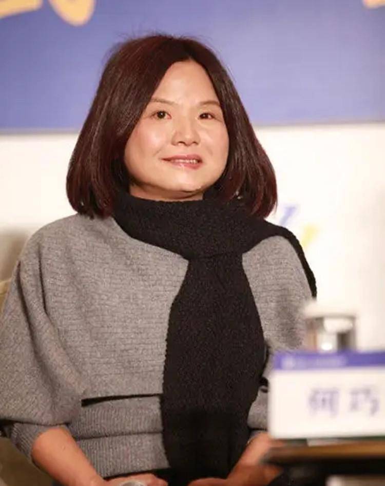 "女富豪"何巧女:有钱到美国捐96亿,却无力偿还200亿国内债务_父亲