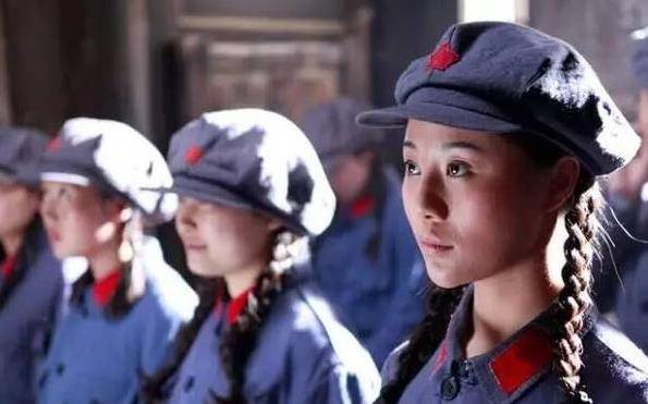 她是上将夫人,儿子不是将军就是省长,如今已102岁高龄_张文_革命