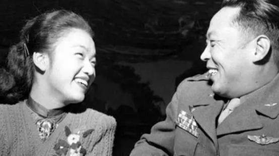 毛人凤晚年被亲信出卖,被老蒋削权,死后妻子与老蒋侍卫长同居_戴笠并