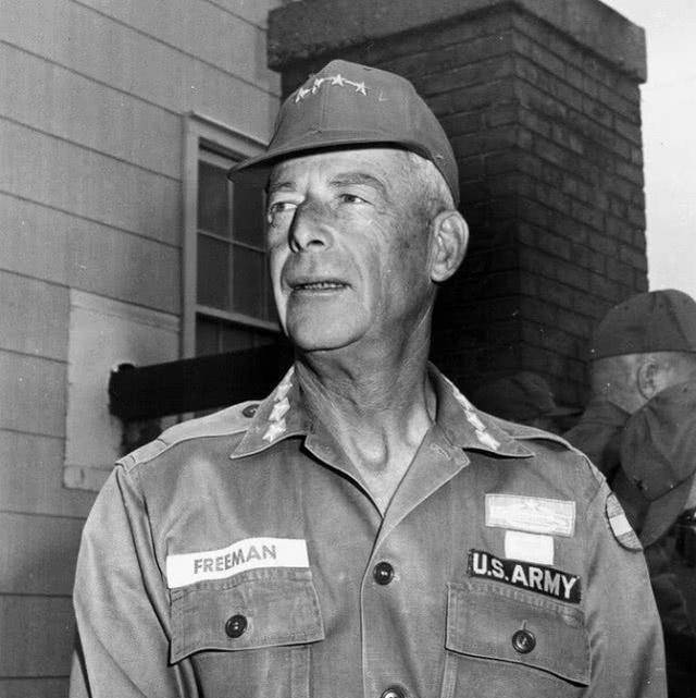 弗里曼后来官到北约地面部队司令,四星上将23团团长保罗弗里曼有两个