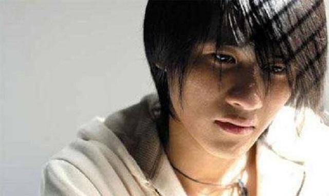 叛逆少年当车手玩跨界,自大拒绝复旦橄榄枝,韩寒出道20年实录_电影