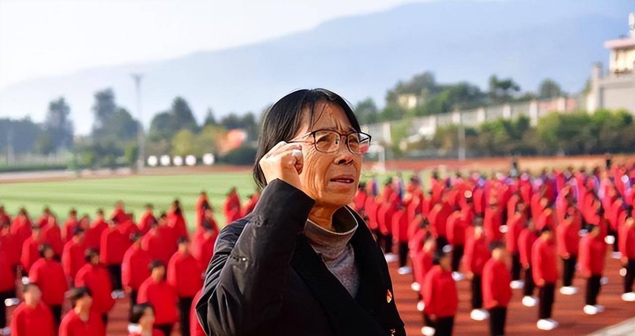 张桂梅:被写进共和国简史,却因一句话遭网暴,发生了什么事情_孩子