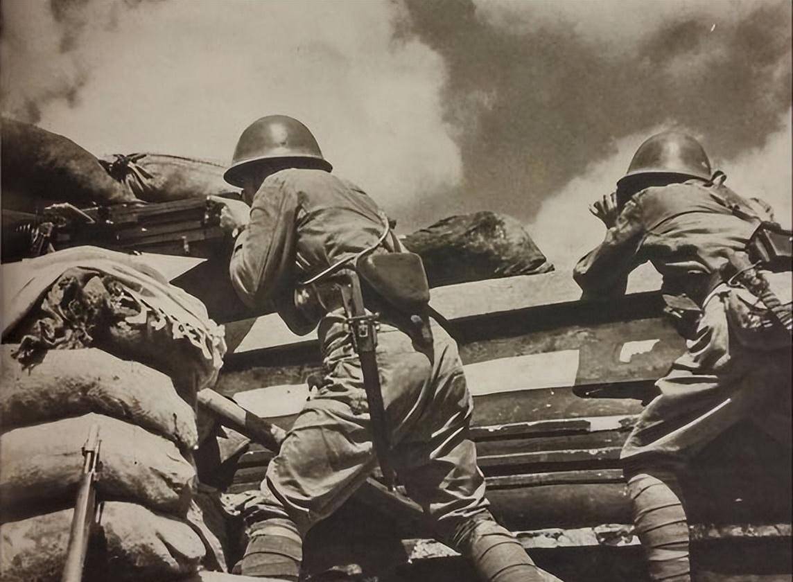 1937年南京沦陷,一渔夫舍命救了廖耀湘,抗战后两人的结局如何?