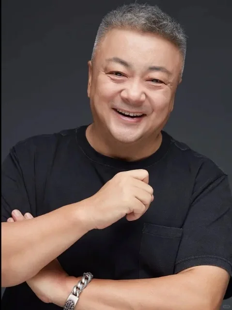 军艺校草变身大叔:洪剑涛,沈腾和沙溢的快乐吃货人生_事情_身材_容貌