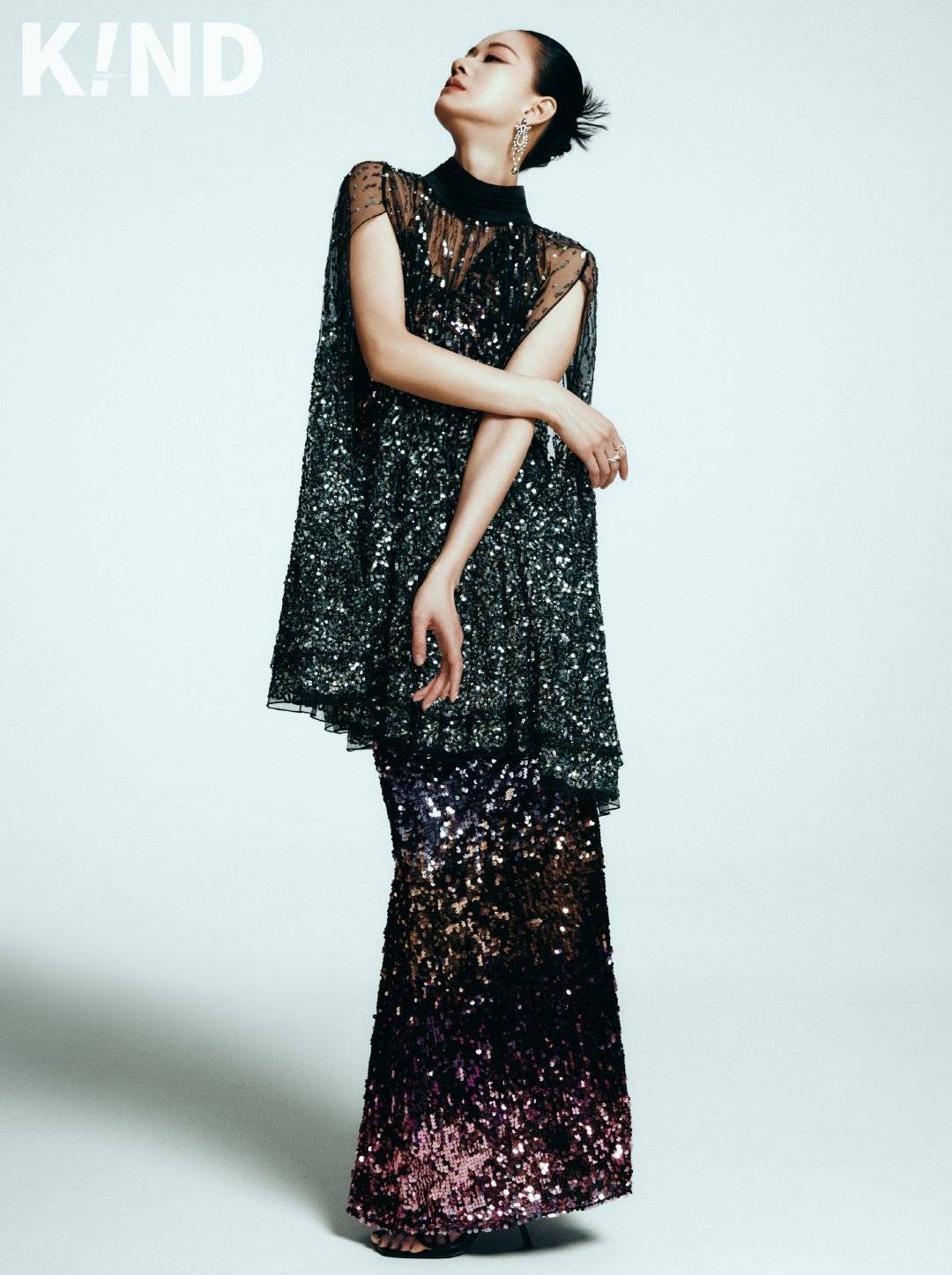 倪虹洁贺岁写真复古浓艳 光影交织尽显东方韵味-搜狐大视野-搜狐新闻