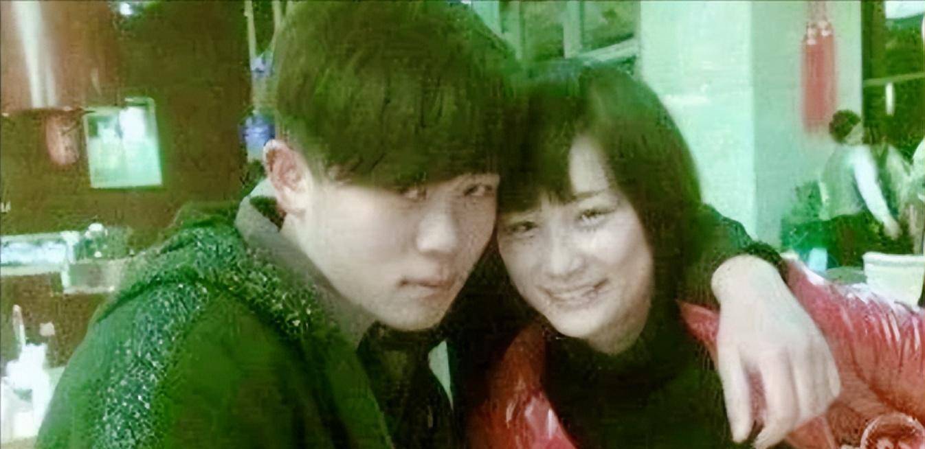 16岁美女遭富二代焚烧毁容,今涅盘重生,活出真实的自己_周岩_陶汝坤