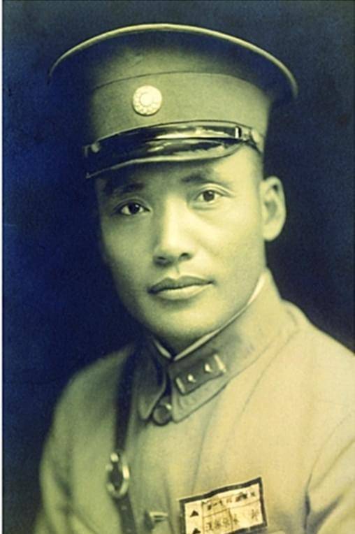 忠堡大捷中,国军师长被俘,旅长逃走,后来这两人的结局