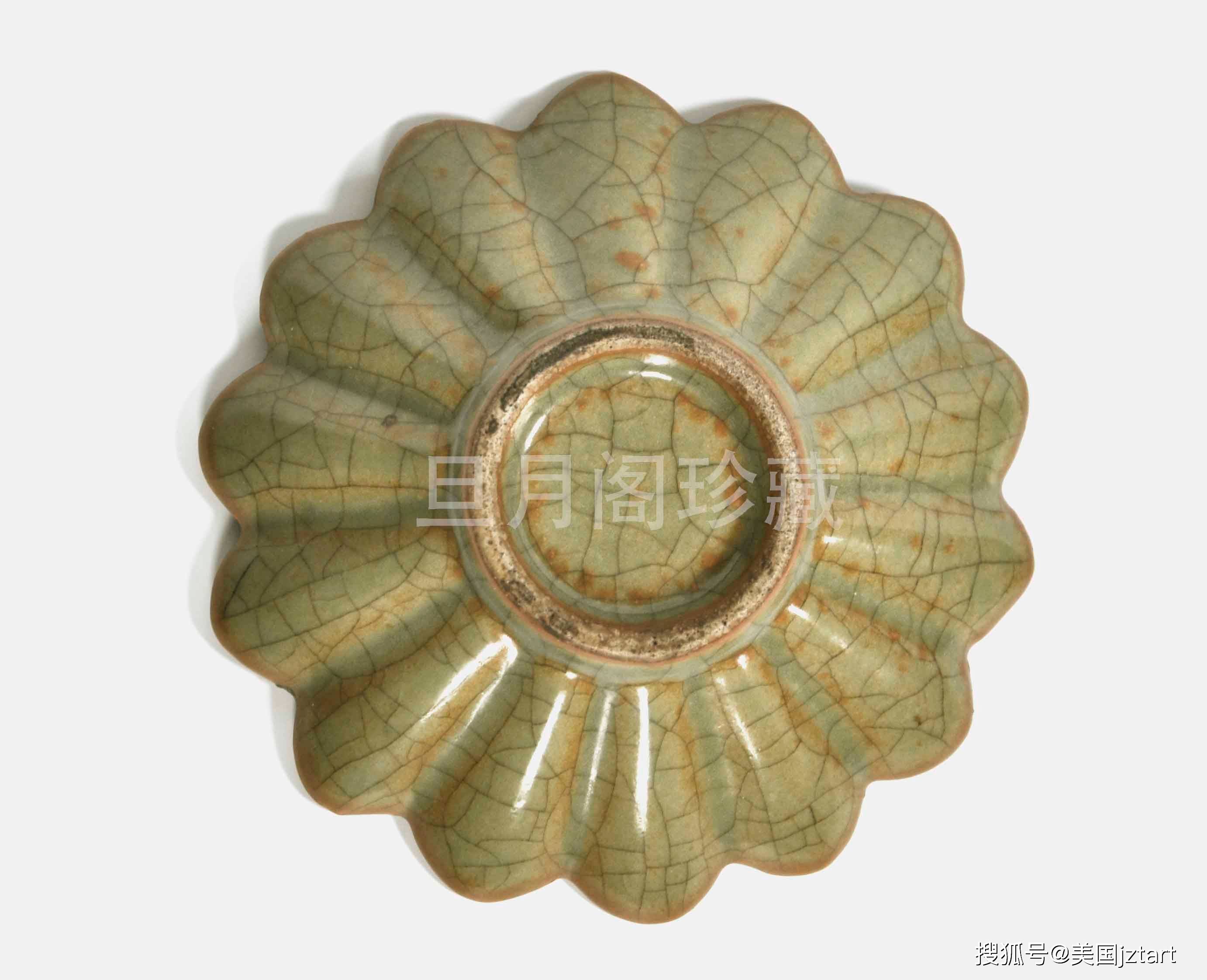 九秋凝馥/旦月阁珍藏南宋龙泉窑梅子青菊瓣花口盏托