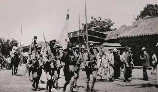 围城的是土匪守城的是改过的土匪民国时期陕西军队有