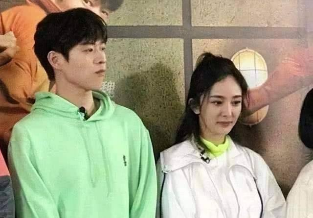 魏大勋杨幂春晚后台意外同框,绯闻恋情再添新料_魏晨_焦点话题_网友