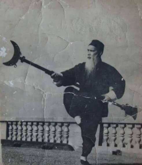 他从小体格瘦弱,却成了"神力千斤王",力挫俄国大力士_王子平_武术