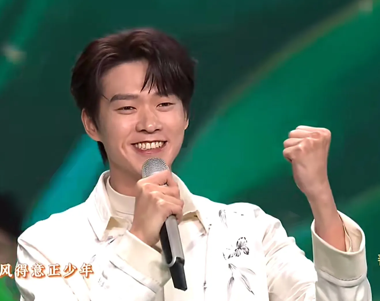 黄绮珊只是选错了口红 ,魏大勋很冤,国人对熟悉的事物不习惯改变风格