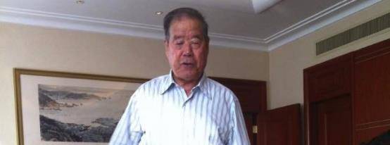 而张太恒十几岁就加入军队有着丰富的实战经验,后来他们三人一起参加