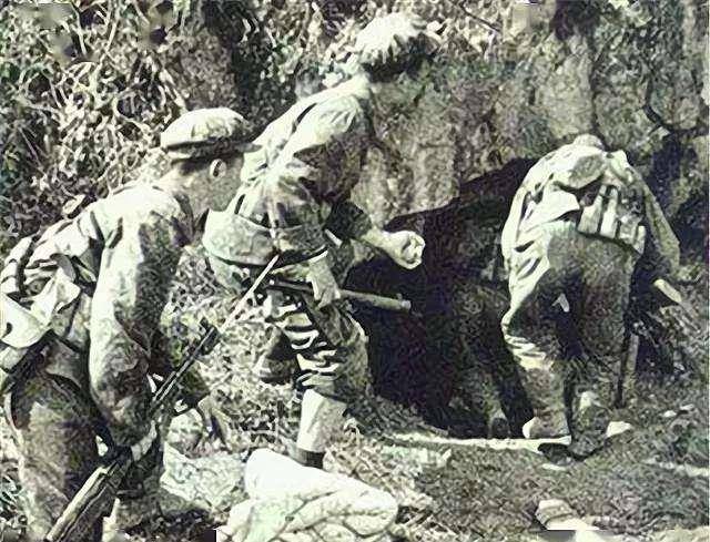 他凭7发子弹与越军周旋6天,遗体被敌人砌于水泥中,仅剩头颅回国