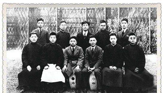 1950年,浙江老汉挖开儿子坟墓取出一箱子,领导看后:快