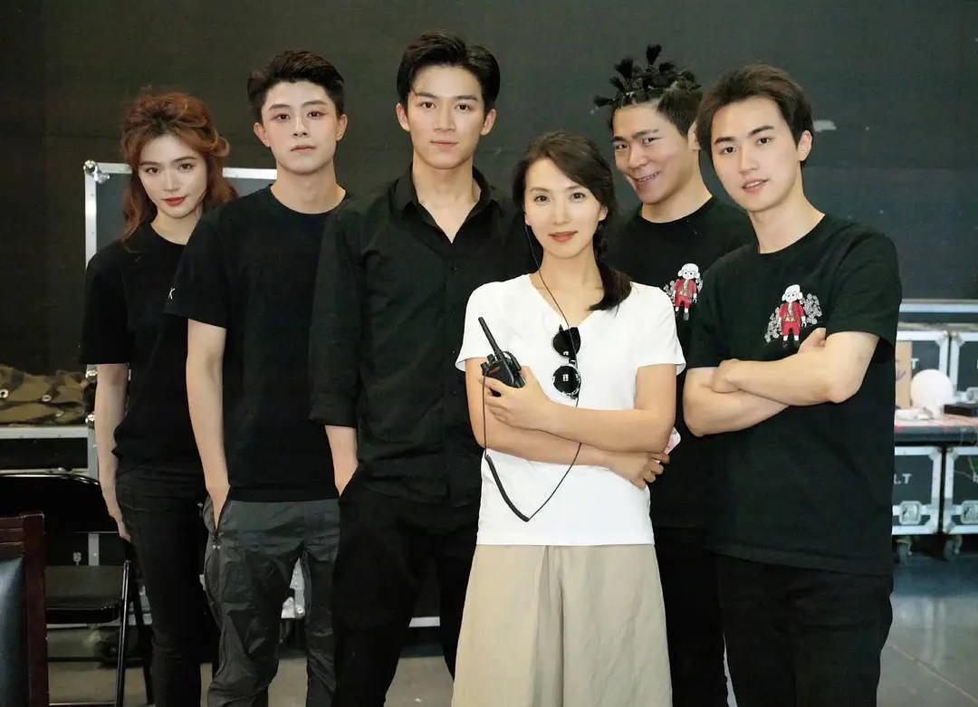 陈好复出形象颠覆嫁入豪门后息影成高校老师如今依然是万人迷