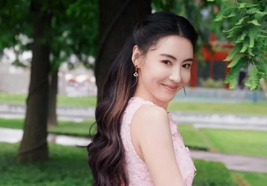 港媒曝张柏芝疑怀第四胎,已停工休养一个月,经纪人拒绝回应_媒体_公众