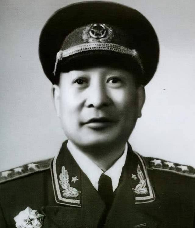 1956年,对贺子珍照顾有加的赖少其,曾菲,陷入了"信件事件"_工作_苏中