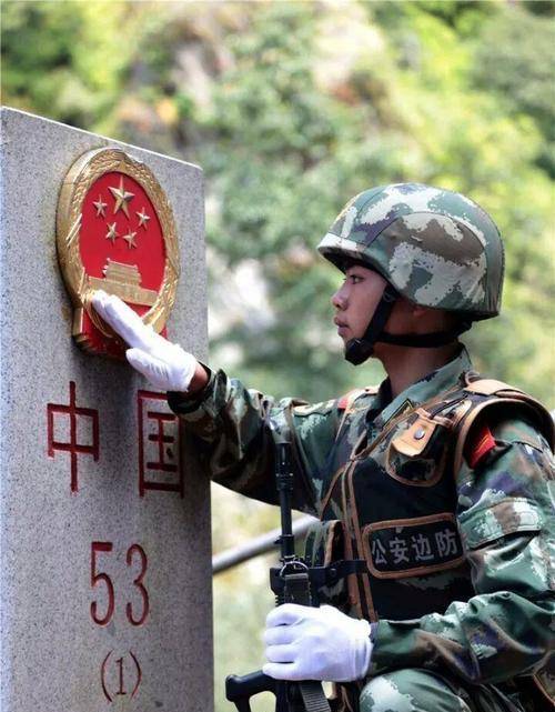 解放军前往边境地赛图拉哨所,意外发现戍边在此的战士_新疆_士兵_边防