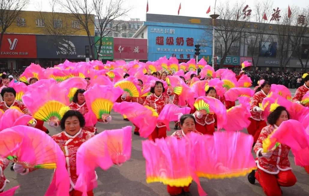 走街红火接地气 文旅融合图振兴——原平市元宵节街头文艺活动异彩