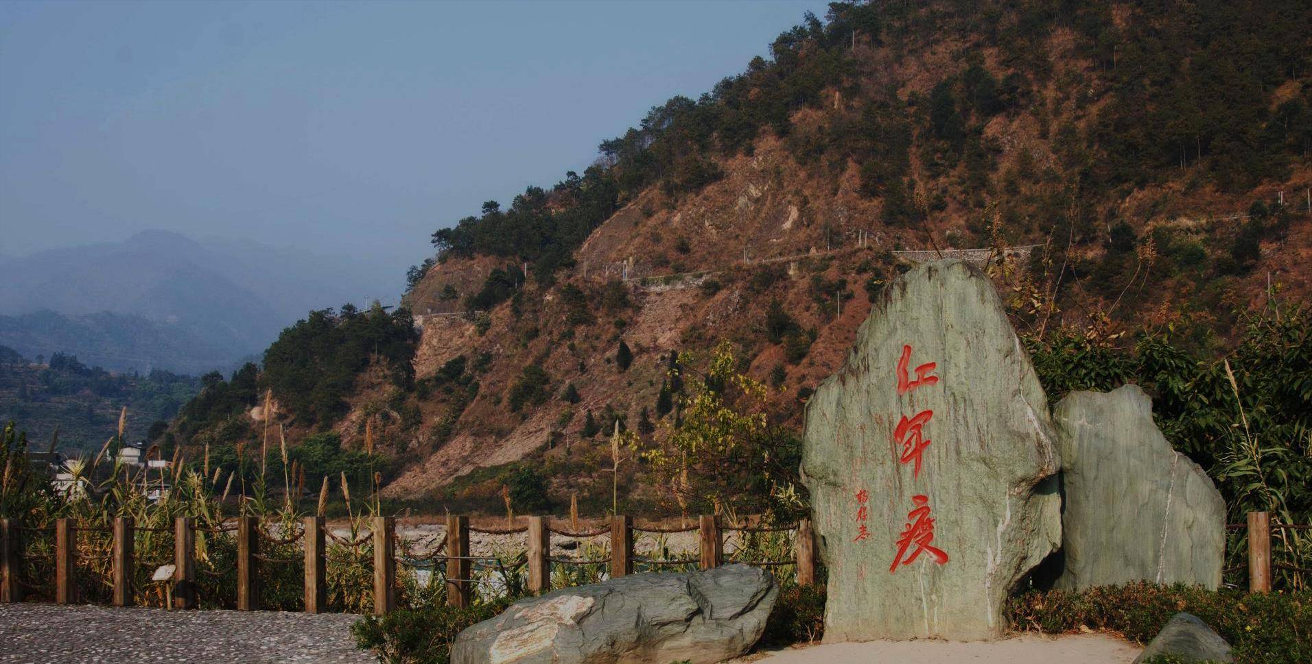 1983年,总参谋长杨得志接见两位四川老农:没有你们过